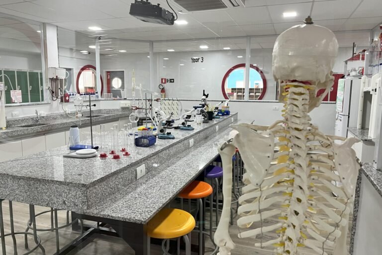Laboratório de Química e Biologia